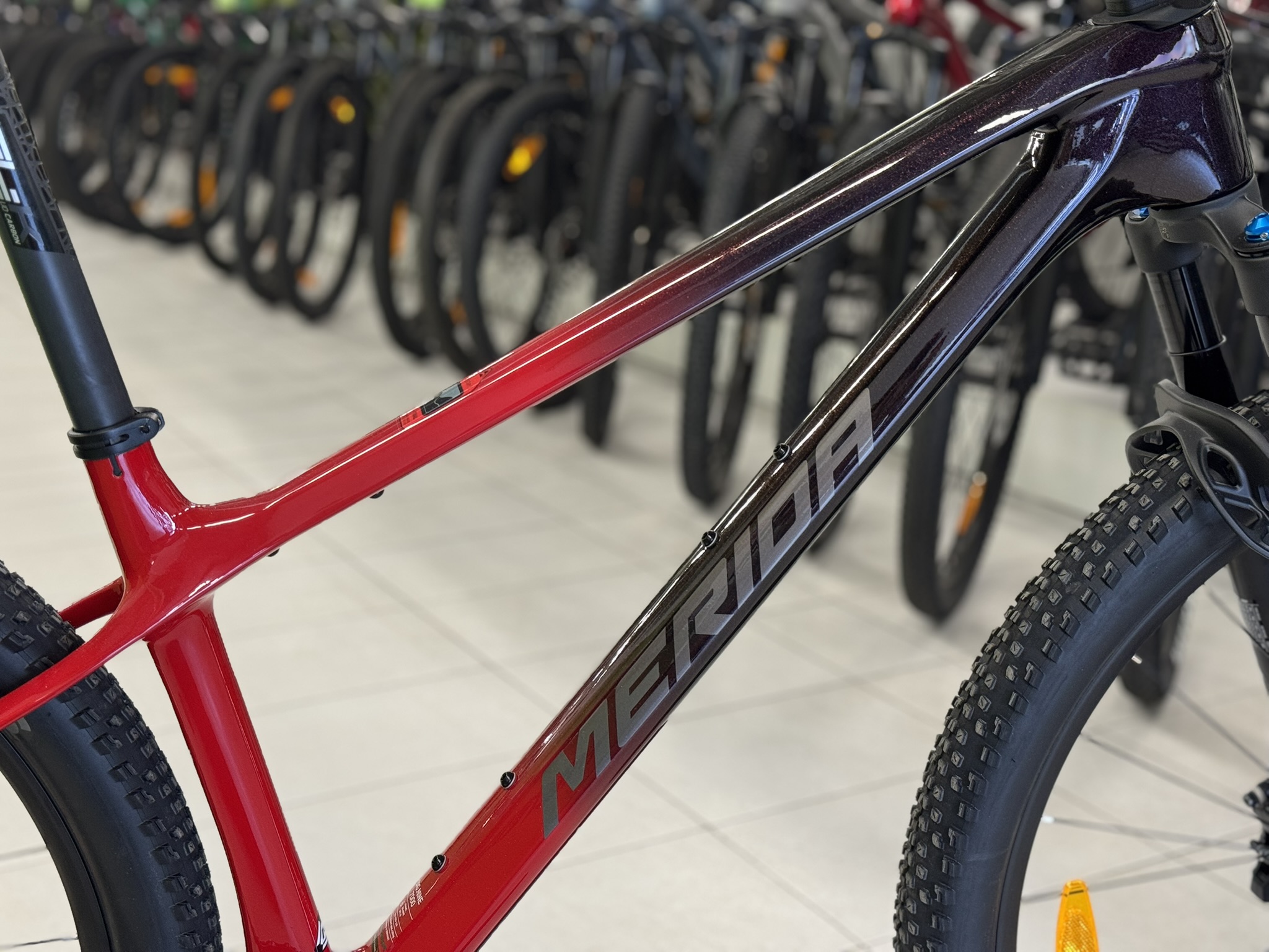 Detail hlavové trubky