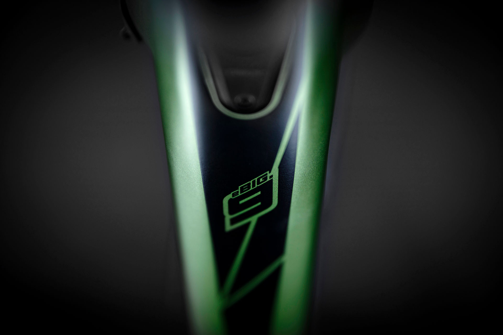 Detail hlavové trubky