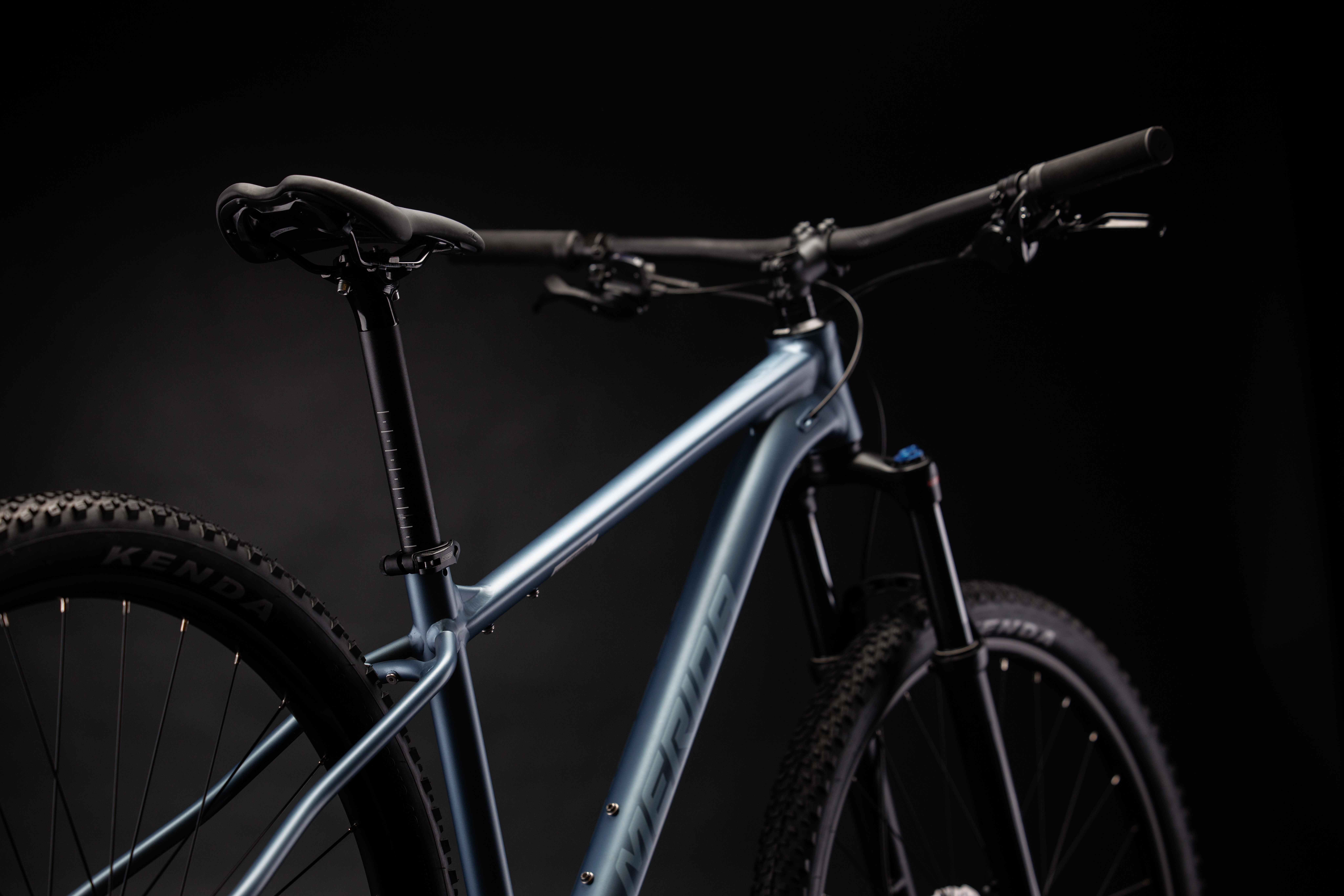 Detail hlavové trubky