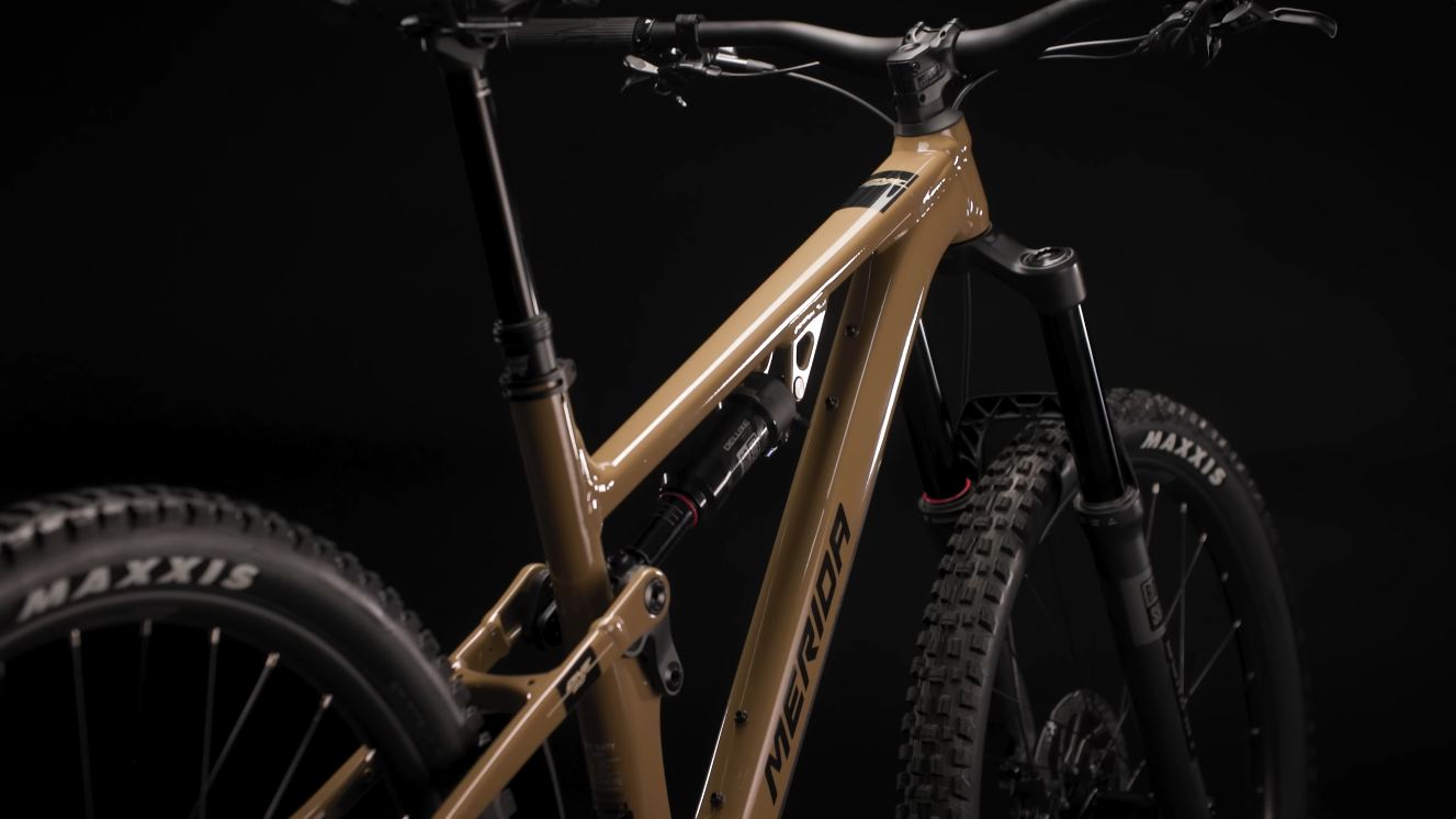 Detail hlavové trubky